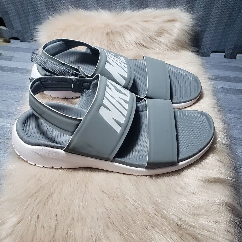Nike Men's Tanjun Sandals.